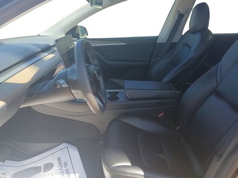 Used 2022 Tesla Model Y Long Range image 10