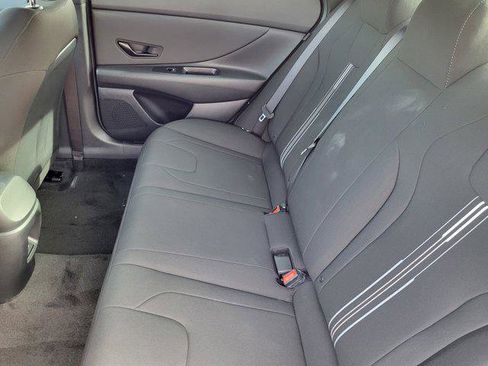 New 2025 Hyundai Elantra SEL image 31