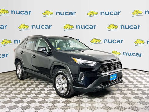 Used 2025 Toyota RAV4 XLE AWD/4WD image 1