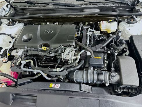 Used 2020 Toyota Camry XLE image 29