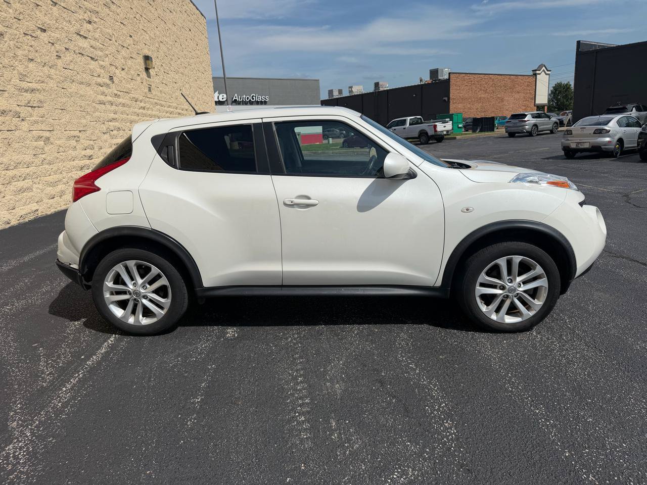 Used 2013 Nissan Juke SV FWD image 6