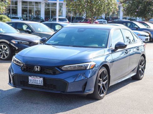 Used 2025 Honda Civic Sport image 3