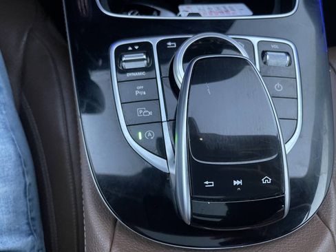 Used 2017 Mercedes-Benz E 300 4MATIC image 37