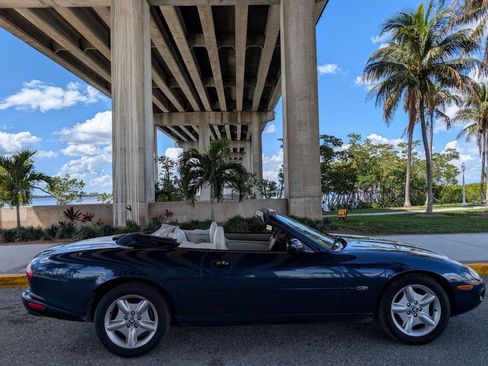 Used 1998 Jaguar XK8 Convertible image 5