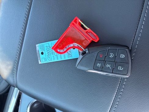 Used 2025 Chevrolet Tahoe LT w/ Advanced Technology Package AWD/4WD image 29