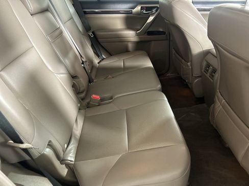 Used 2018 Lexus GX 460 w/ Navigation Package image 25