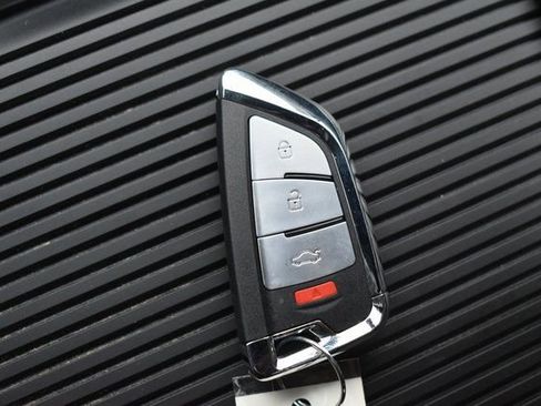 Used 2021 Chrysler Pacifica Limited w/ S Appearance Package FWD image 34