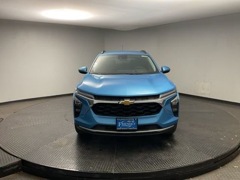 New 2026 Chevrolet Trax LT image 2