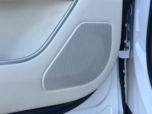 Used 2024 Land Rover Range Rover Long Wheelbase SE image 25