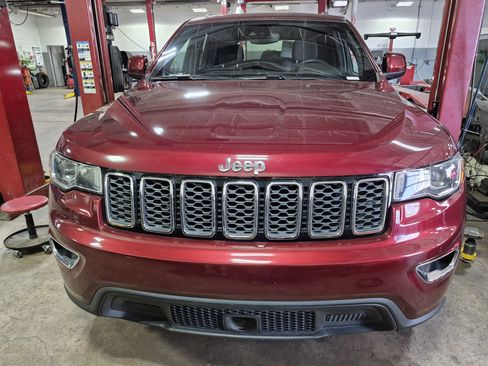 Used 2020 Jeep Grand Cherokee Laredo w/ 18" Wheel & 8.4" Radio Group AWD/4WD image 22
