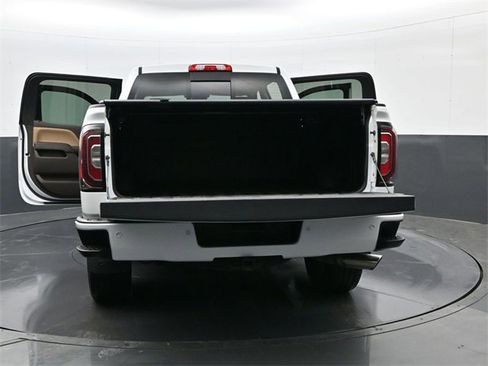 Used 2018 GMC Sierra 1500 Denali w/ Denali Ultimate Package image 32