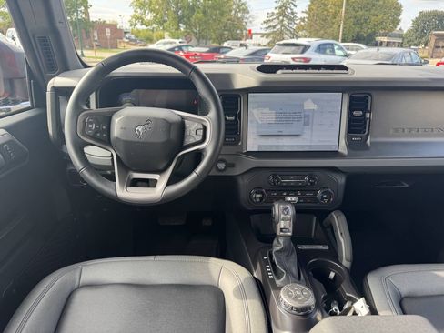 Used 2024 Ford Bronco Big Bend w/ Sasquatch Package AWD/4WD image 10