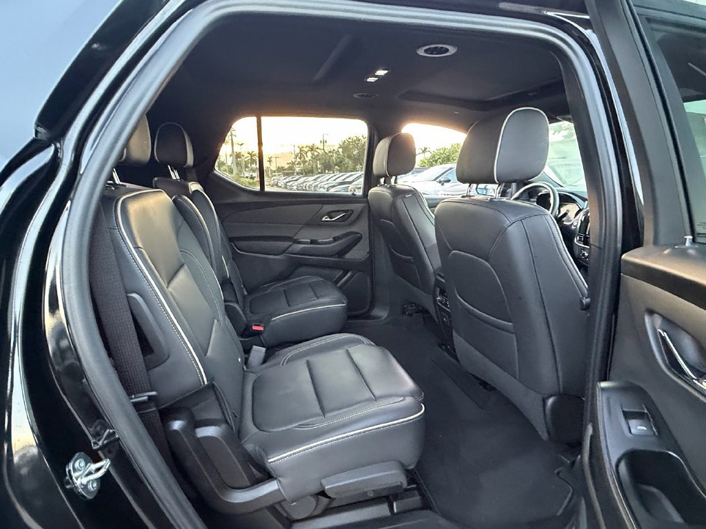 Used 2023 Chevrolet Traverse Premier w/ Redline Edition FWD image 15