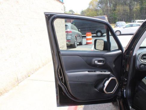 Used 2017 Jeep Renegade Trailhawk AWD/4WD image 15