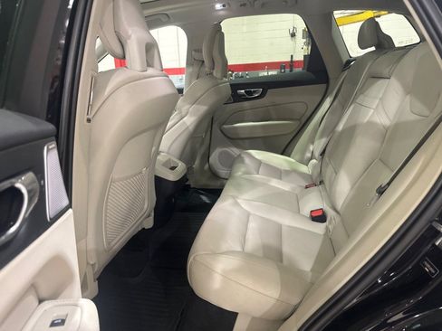 Used 2018 Volvo XC60 T6 Momentum w/ Convenience Package AWD/4WD image 9