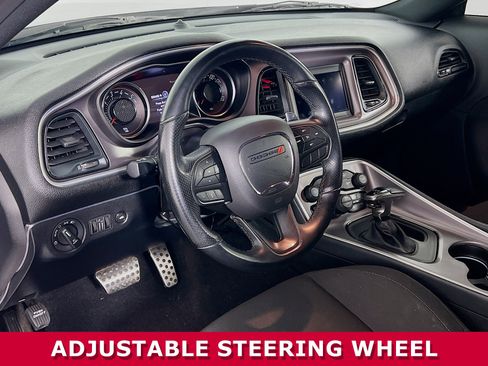 Used 2022 Dodge Challenger R/T image 7