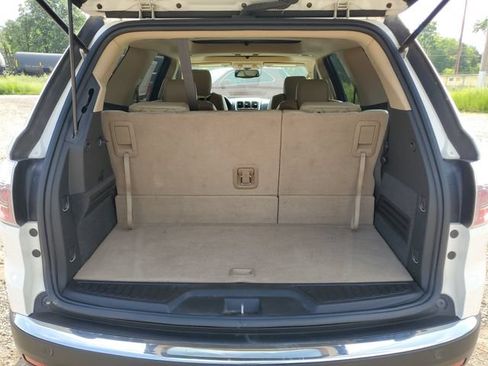 Used 2010 GMC Acadia SLT FWD image 7
