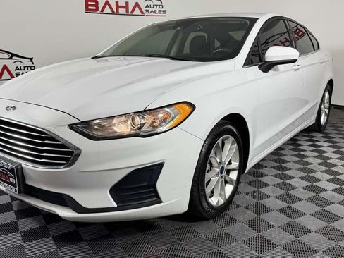 Used 2019 Ford Fusion SE FWD image 3