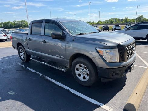 Used 2018 Nissan Titan S AWD/4WD image 2