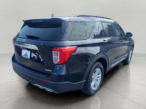 Used 2024 Ford Explorer XLT w/ Equipment Group 202A AWD/4WD image 32