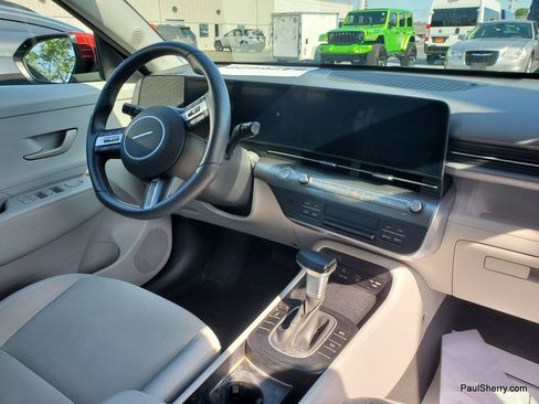 Used 2024 Hyundai Kona SEL AWD/4WD image 7