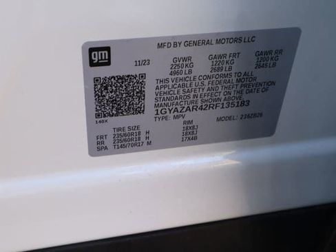 Used 2024 Cadillac XT4 Luxury w/ Cold Weather Package FWD image 30