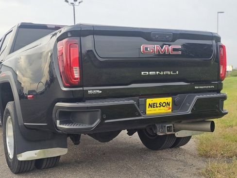 Used 2021 GMC Sierra 3500 Denali w/ Denali Ultimate Package image 3