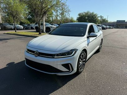 Used 2025 Volkswagen Jetta SE w/ Sunroof Package
