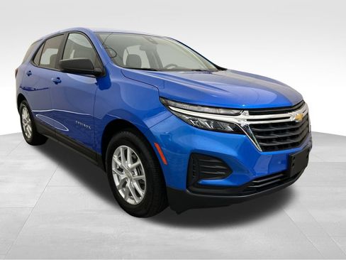 Used 2024 Chevrolet Equinox LS w/ LS Convenience Package FWD image 8