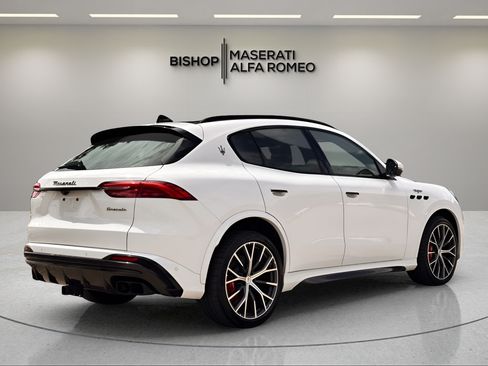 Used 2024 Maserati Grecale Trofeo AWD/4WD image 6