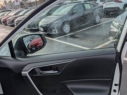 Certified 2022 Toyota RAV4 XLE image 21