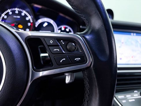 Used 2018 Porsche Panamera image 35
