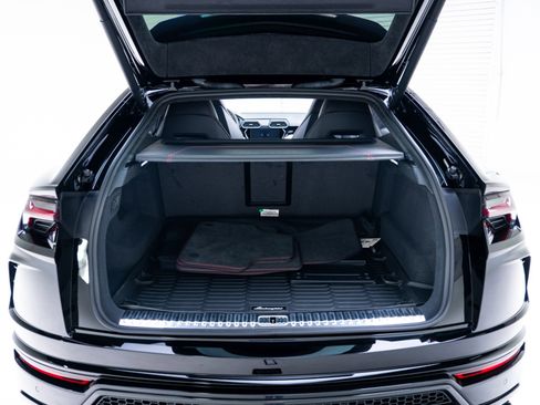 Used 2022 Lamborghini Urus image 38