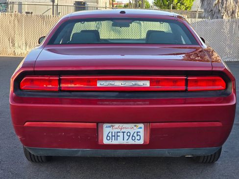 Used 2009 Dodge Challenger SE RWD image 9