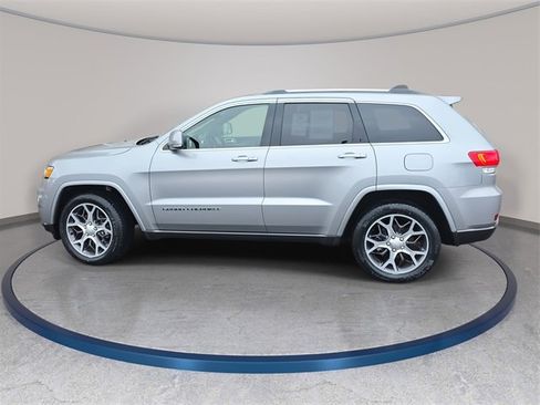 Used 2018 Jeep Grand Cherokee Limited image 9