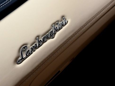 Used 2018 Lamborghini Aventador S AWD/4WD image 22