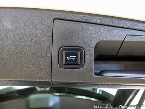 Used 2022 Cadillac XT4 Premium Luxury w/ Enhanced Visibility Package image 23