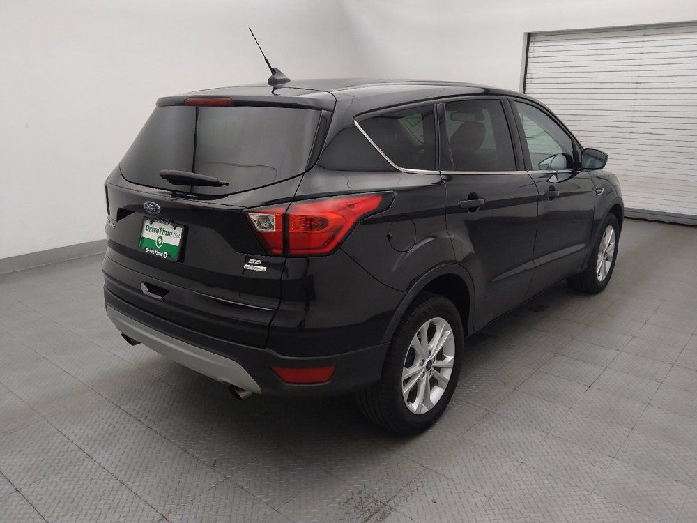 Used 2019 Ford Escape SE FWD image 9