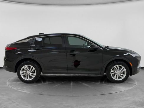 Used 2024 Buick Envista Preferred FWD image 2