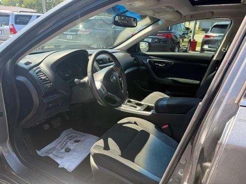 Used 2014 Nissan Altima 2.5 SV w/ Convenience Package FWD image 10