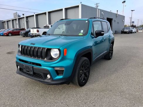 Certified 2022 Jeep Renegade Altitude w/ Convenience Group AWD/4WD image 4