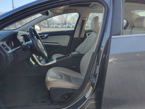 Used 2016 Volvo S60 T5 Premier image 7
