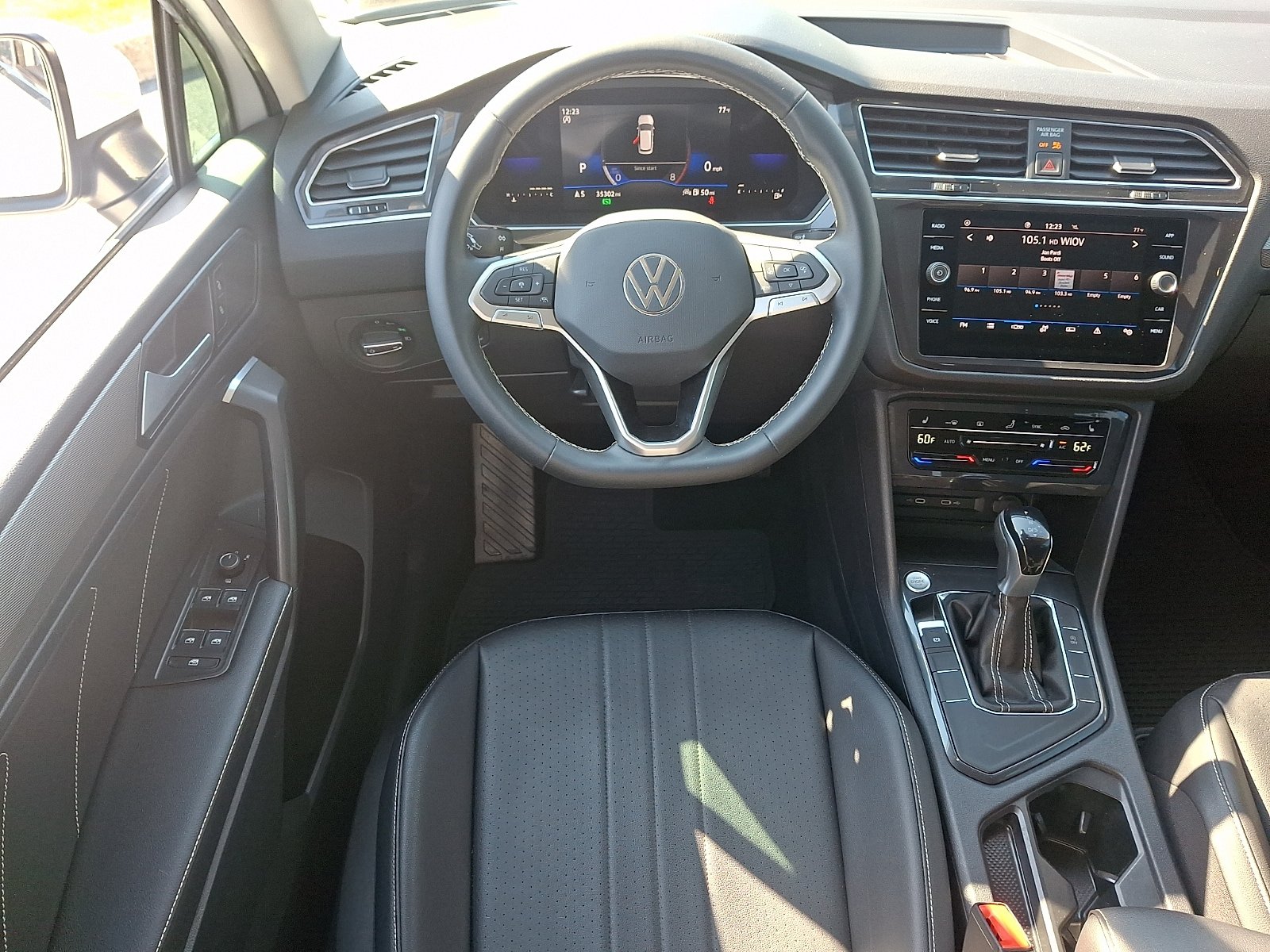 Used 2022 Volkswagen Tiguan SE FWD image 13