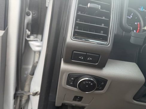 Used 2019 Ford F350 XLT w/ XLT Premium Package image 28