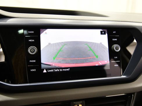 Used 2023 Volkswagen Taos SE w/ Panoramic Sunroof Package AWD/4WD image 25