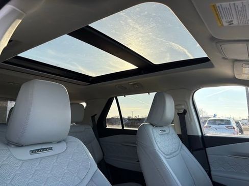 Used 2025 Ford Explorer Platinum w/ Ultimate Package image 12