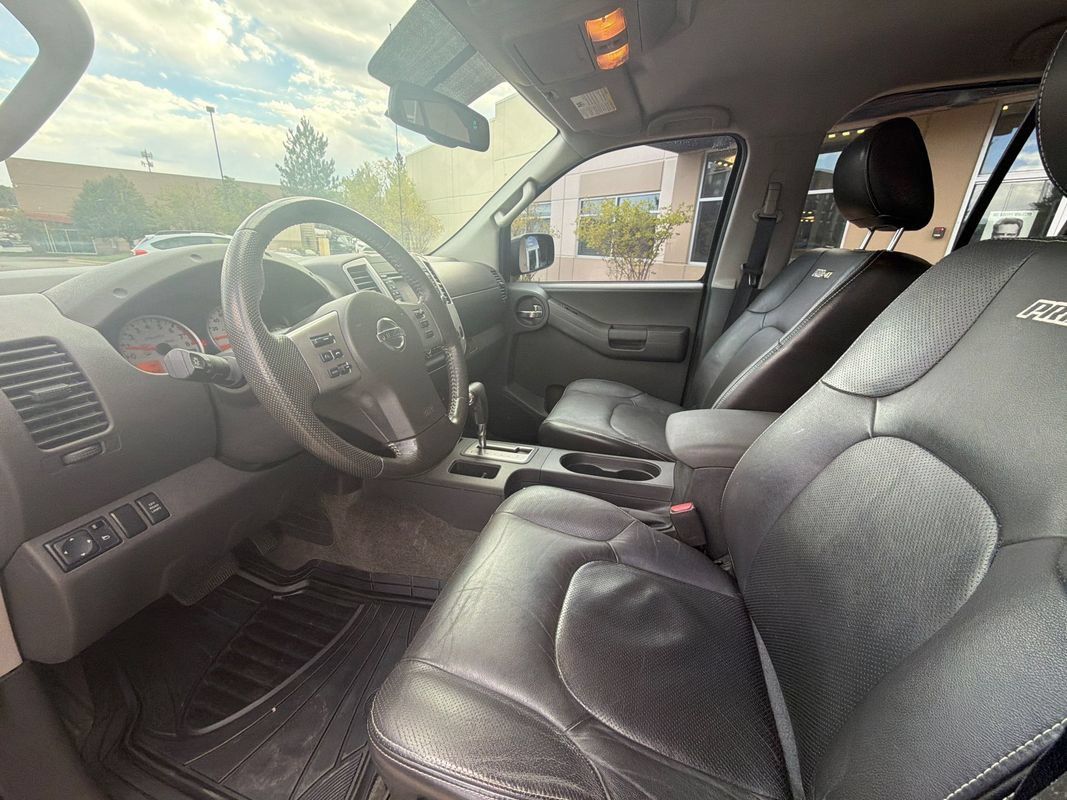 Used 2013 Nissan Xterra PRO-4X w/ Pro-4x Leather Pkg AWD/4WD image 22