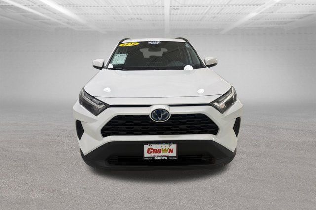 Used 2024 Toyota RAV4 LE AWD/4WD image 2