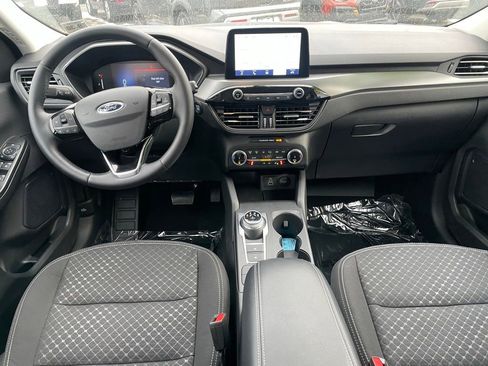 Used 2025 Ford Escape Active w/ Cold Weather Package image 10