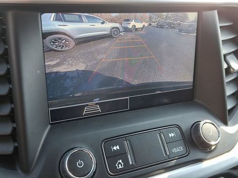 Certified 2023 GMC Acadia SLE w/ Driver Convenience Package image 18